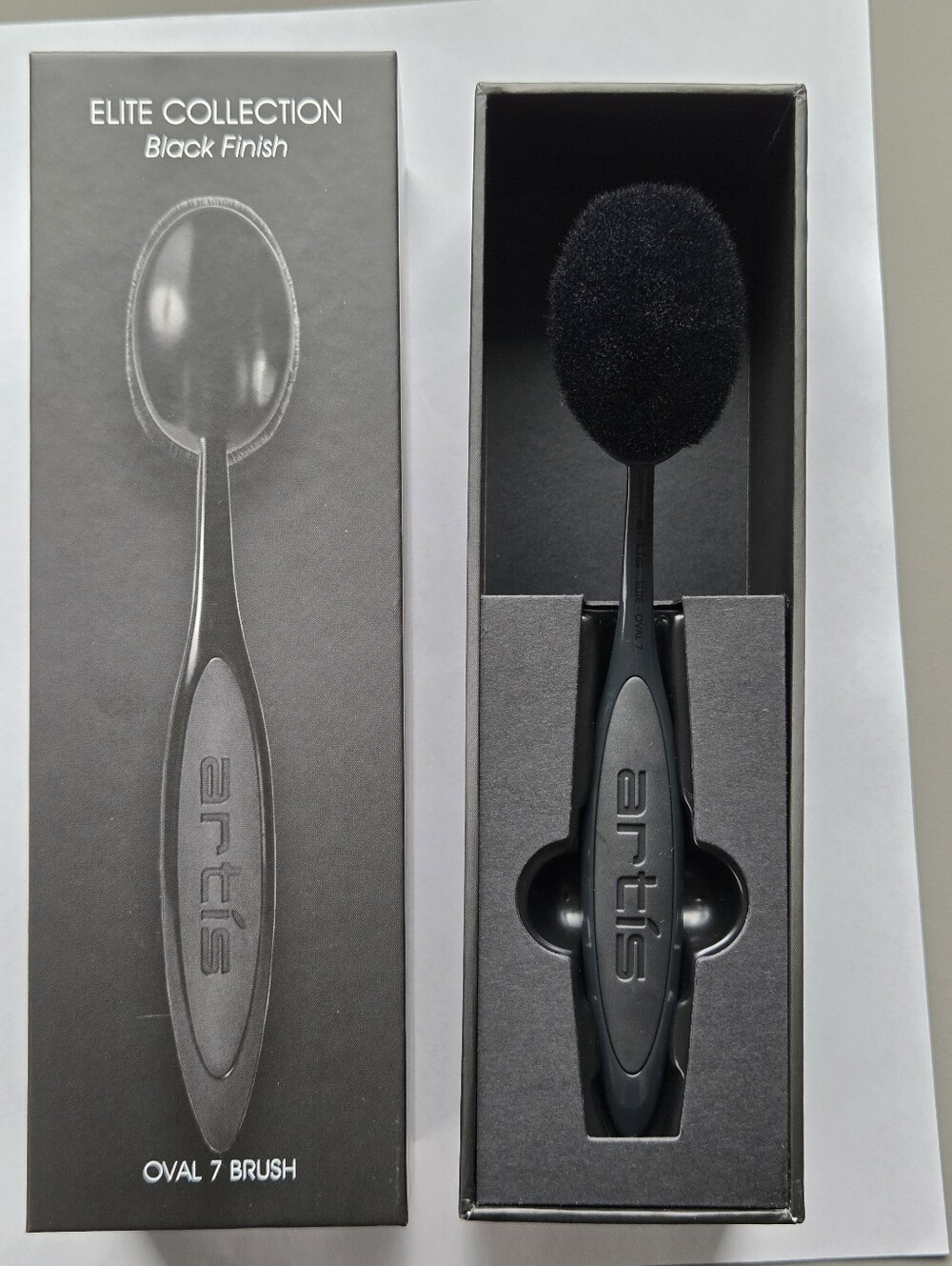 New ARTIS Oval 7 Brush